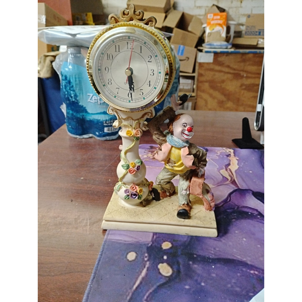 Vintage Crosa Quartz Mantel‎ Clock Clown tophat Works